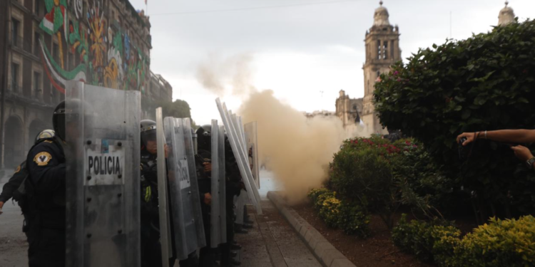 94 policias lesionados en marcha por el 2 de octubre